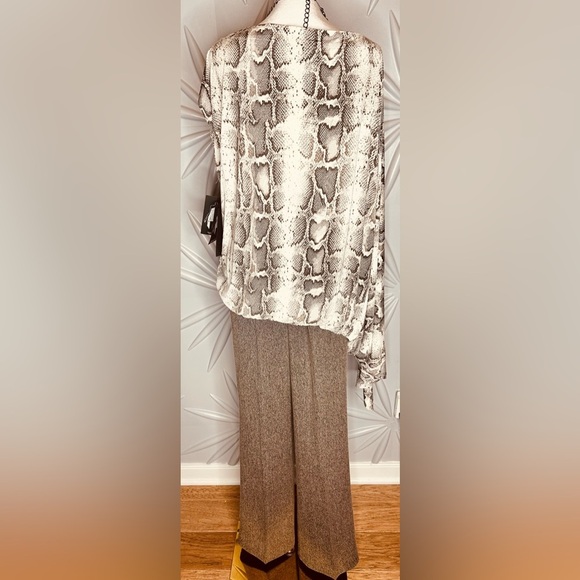 Coldesina SZ 2X NWT brown & white snake patterned top. Bust 50”+ - Picture 3 of 5